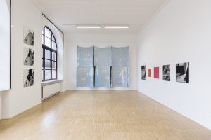 Ariane Kipp_Fit_Exhibition View Inside streets_2025